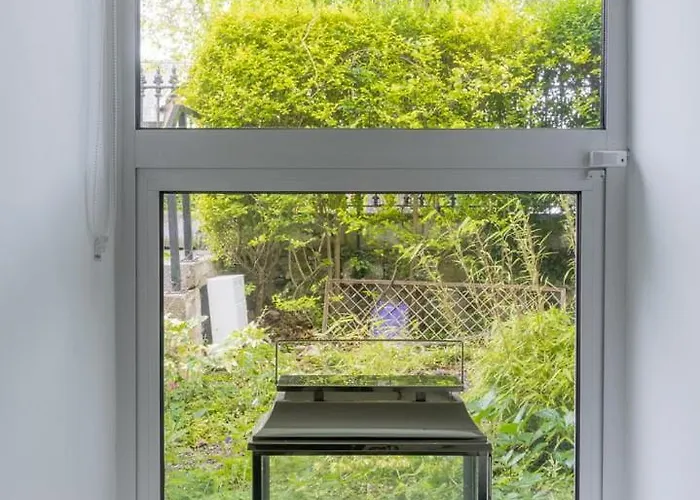 Guestready - Luxurious Ballsbridge House Дом отдыха