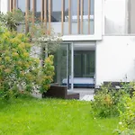 펜션 Guestready - Luxurious Ballsbridge House 더블린